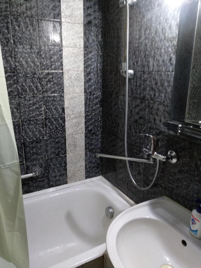4-X Apartments Center Wi-Fi С 3-Мя Спальнями 95М2 Tjernihiv Exteriör bild